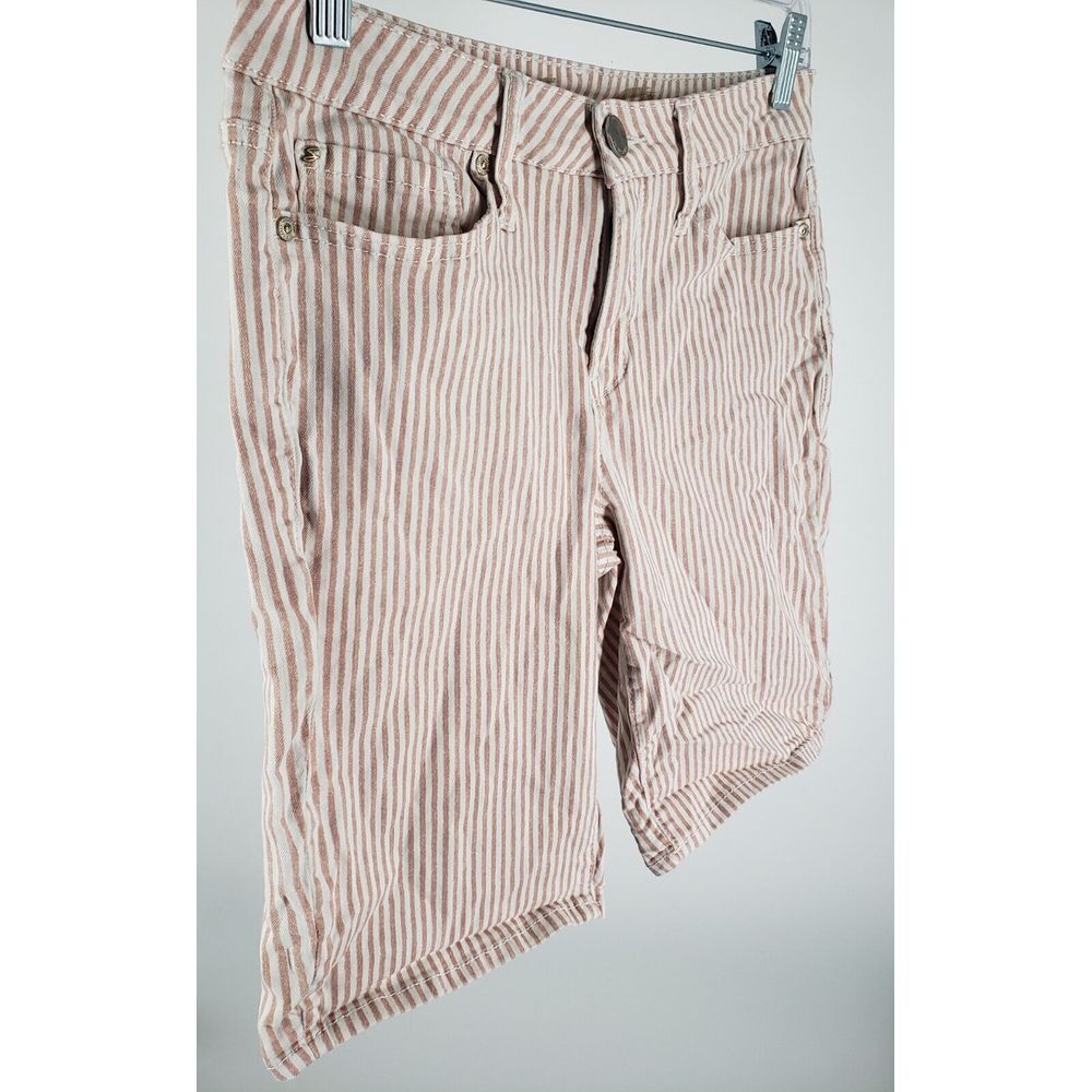 Striped Pink Cream Women's Casual Shorts